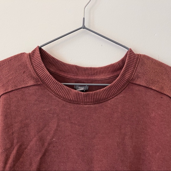 Cropped Lightweight Sweater - Picture 3 of 3